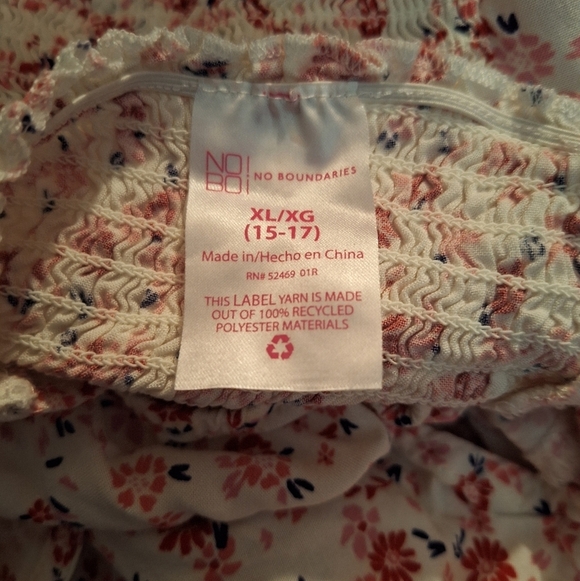 No Boundaries Floral Blouse XL - Picture 7 of 7